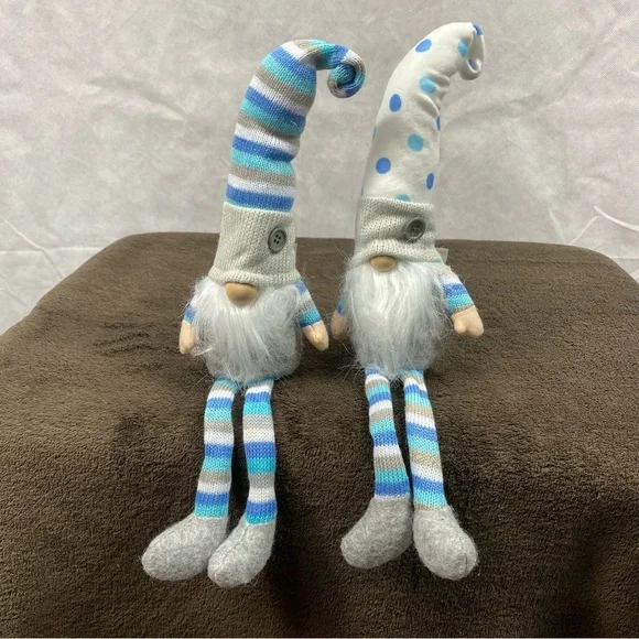 Mera Vic Blue and Gray Small Hansen Gnomes - Picture 2 of 3